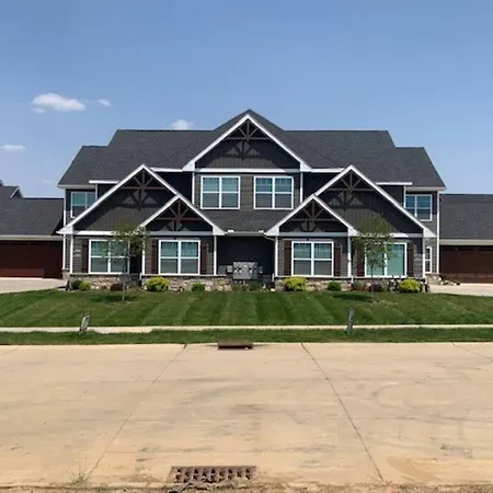 Brand New 3 Bedroom Condo In Bettendorf